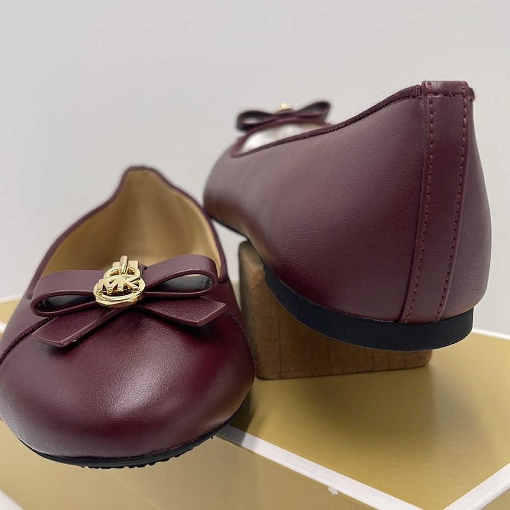 MICHAEL KORS HONEY BALLET FAUX LEATHER
49H3HNFP1L
OXBLOOD - Picture 9 of 16